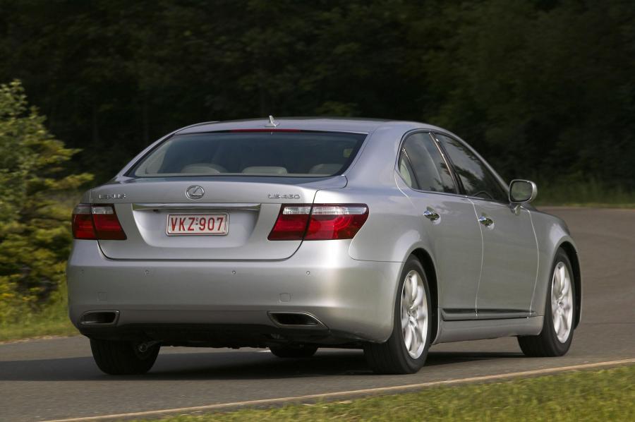  Lexus LS460 2009 года  (фото 18 из 23)